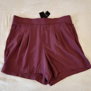 NWT Torrid Challis Short Size 1 1X XL Maroon Pink Shorts NEW